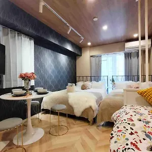  Apartment デザイナーズルーム新宿 エレベーター付　繫華街に至近 最大6人 　飲食店集中　買い物便利